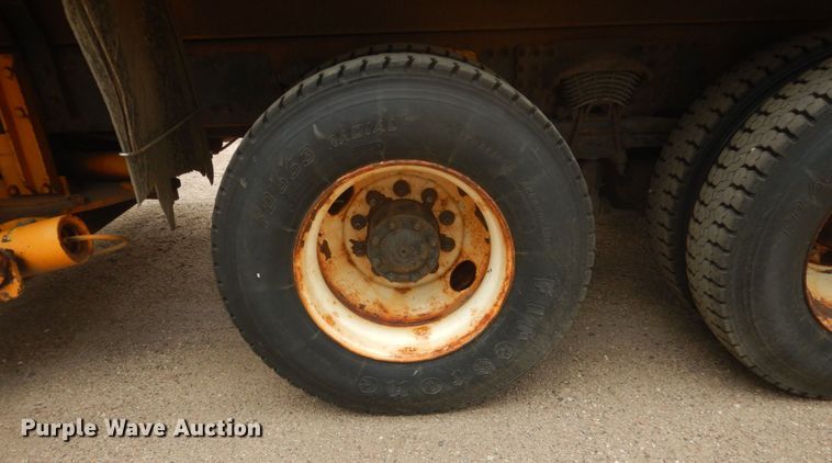 image for item DC8758 2004 Sterling L9500  dump truck