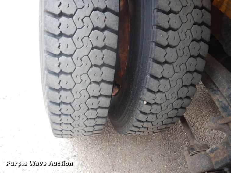 image for item DC8758 2004 Sterling L9500  dump truck