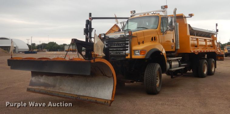 image for item DC8759 2006 Sterling L9500  dump truck