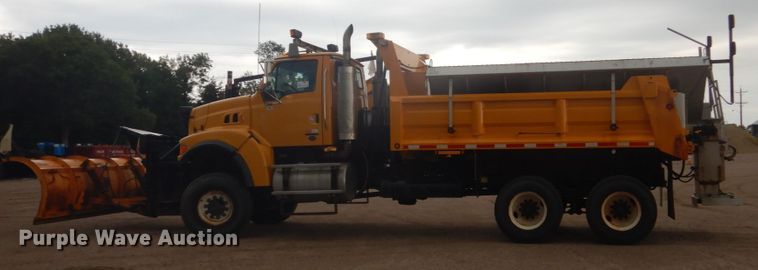 image for item DC8759 2006 Sterling L9500  dump truck