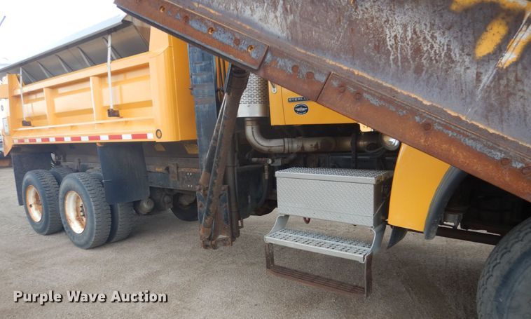 image for item DC8759 2006 Sterling L9500  dump truck