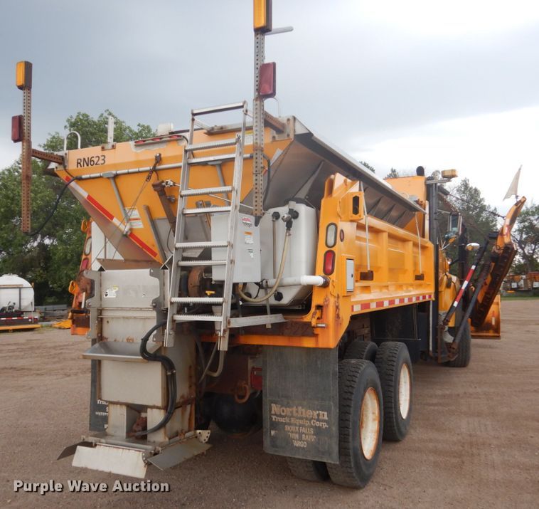 image for item DC8759 2006 Sterling L9500  dump truck