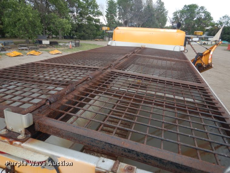 image for item DC8759 2006 Sterling L9500  dump truck