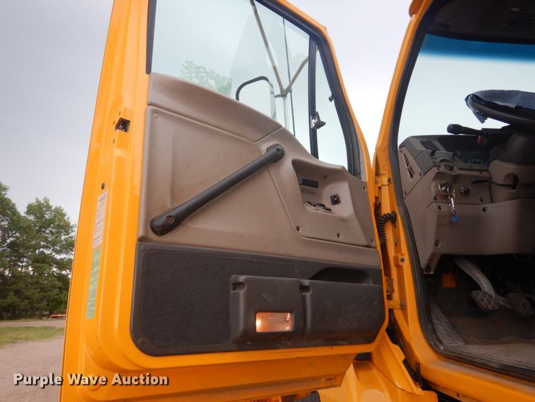 image for item DC8759 2006 Sterling L9500  dump truck