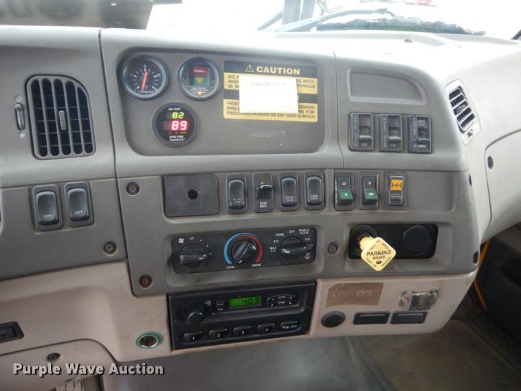 image for item DC8759 2006 Sterling L9500  dump truck