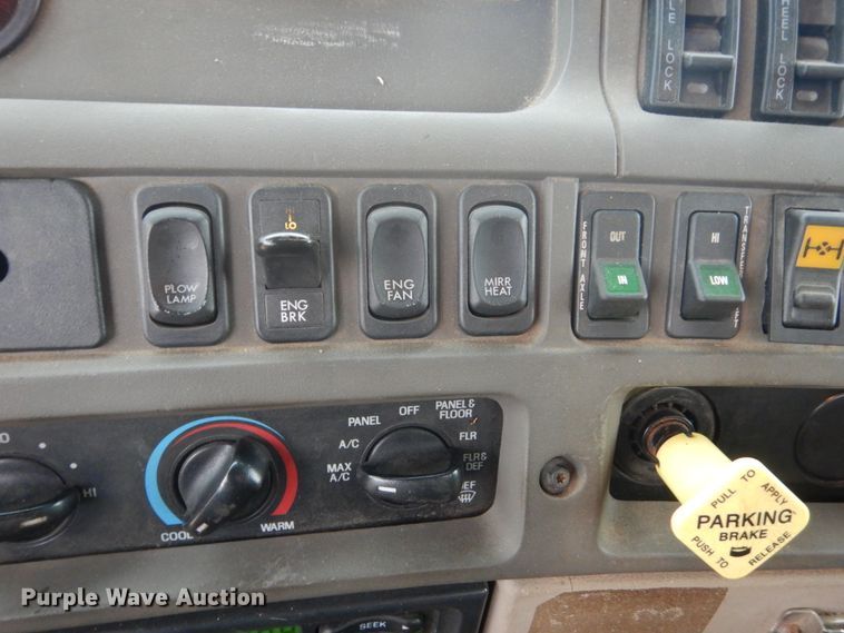 image for item DC8759 2006 Sterling L9500  dump truck