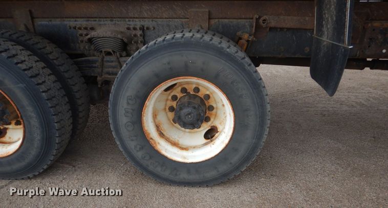 image for item DC8759 2006 Sterling L9500  dump truck