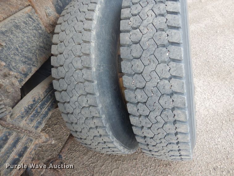 image for item DC8759 2006 Sterling L9500  dump truck