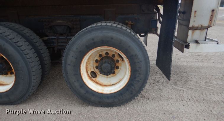 image for item DC8759 2006 Sterling L9500  dump truck