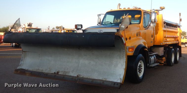 image for item DC8761 2004 Sterling L9500  dump truck