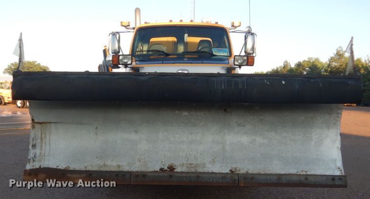 image for item DC8761 2004 Sterling L9500  dump truck