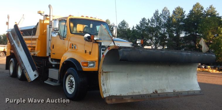 image for item DC8761 2004 Sterling L9500  dump truck