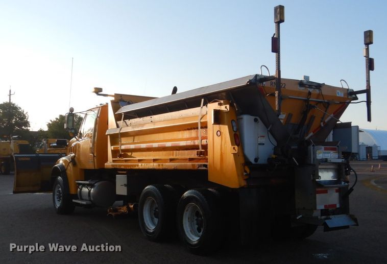 image for item DC8761 2004 Sterling L9500  dump truck