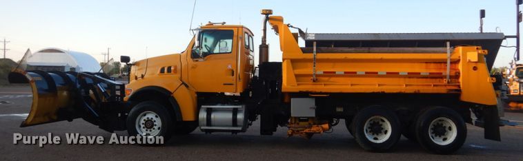 image for item DC8761 2004 Sterling L9500  dump truck