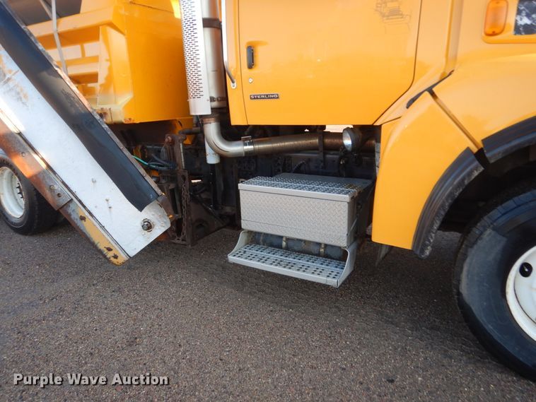 image for item DC8761 2004 Sterling L9500  dump truck