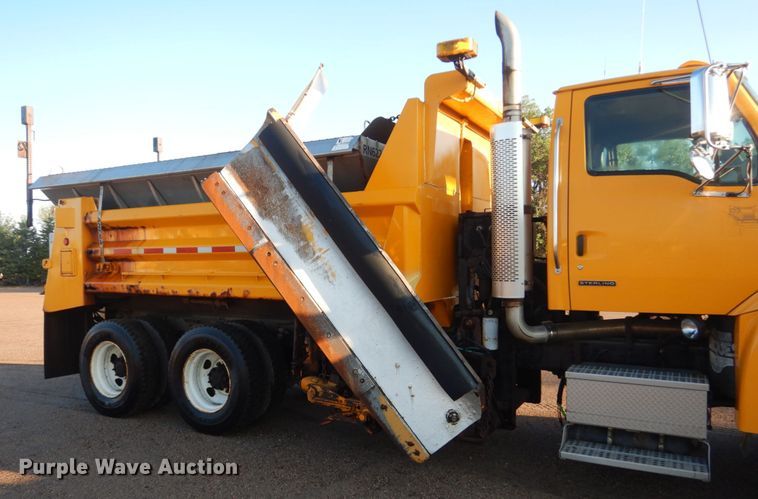 image for item DC8761 2004 Sterling L9500  dump truck