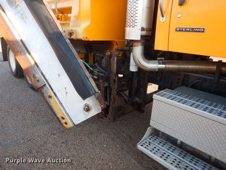 image for item DC8761 2004 Sterling L9500  dump truck