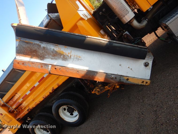 image for item DC8761 2004 Sterling L9500  dump truck