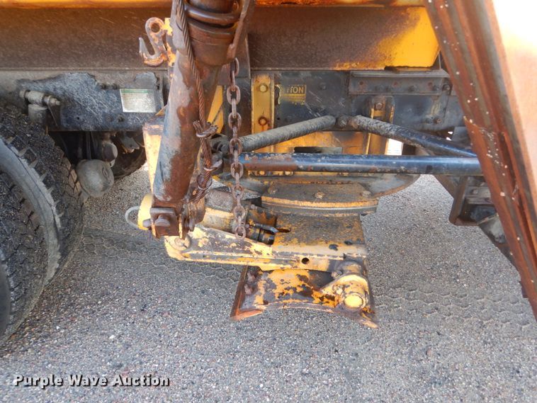 image for item DC8761 2004 Sterling L9500  dump truck