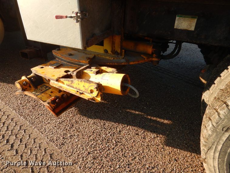 image for item DC8761 2004 Sterling L9500  dump truck