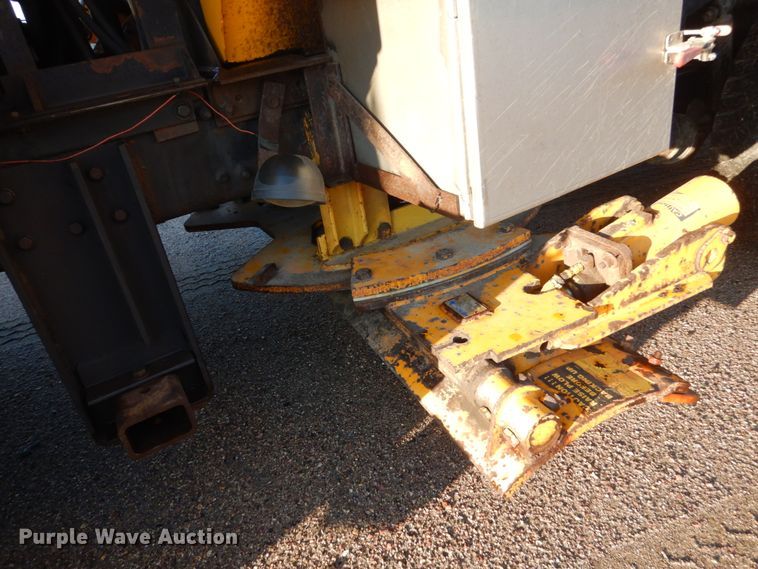 image for item DC8761 2004 Sterling L9500  dump truck