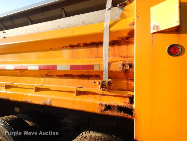 image for item DC8761 2004 Sterling L9500  dump truck