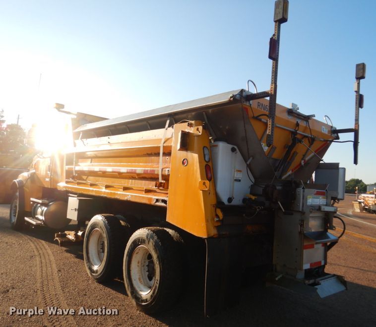 image for item DC8761 2004 Sterling L9500  dump truck