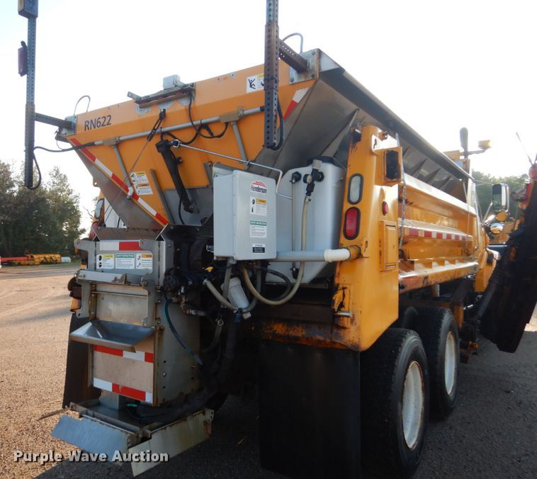 image for item DC8761 2004 Sterling L9500  dump truck