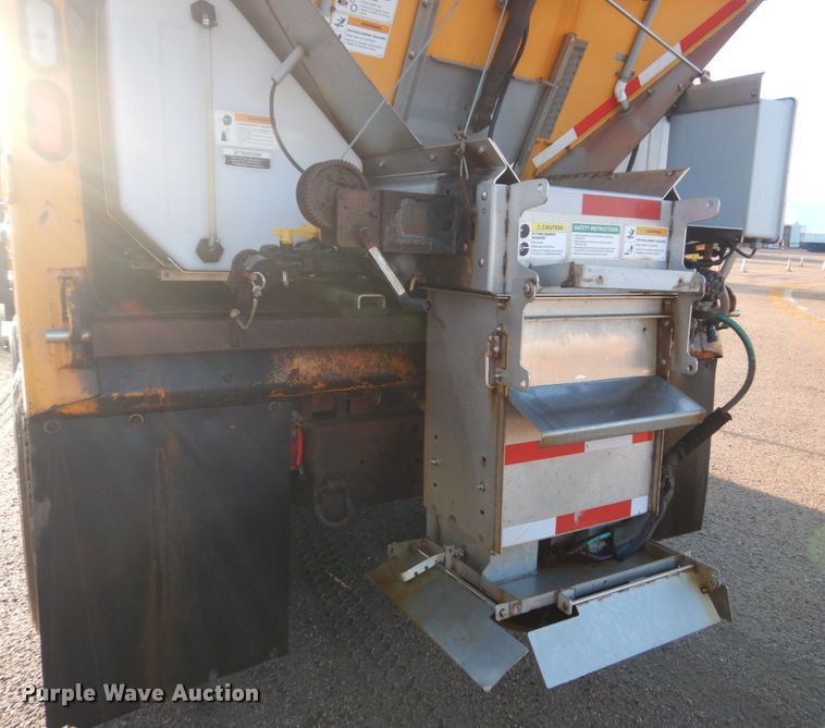 image for item DC8761 2004 Sterling L9500  dump truck