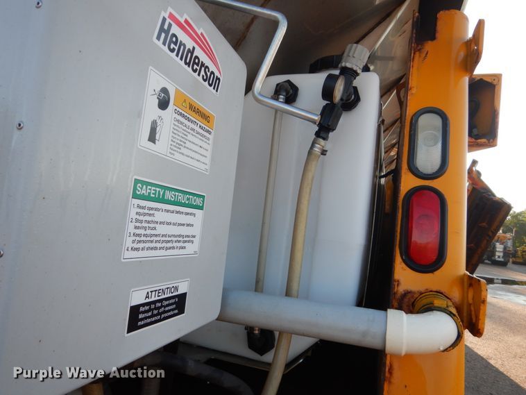 image for item DC8761 2004 Sterling L9500  dump truck