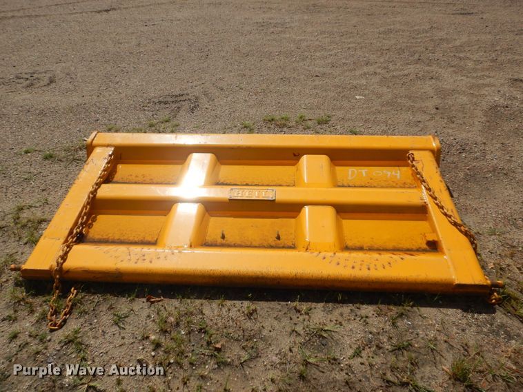 image for item DC8761 2004 Sterling L9500  dump truck