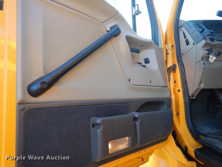 image for item DC8761 2004 Sterling L9500  dump truck