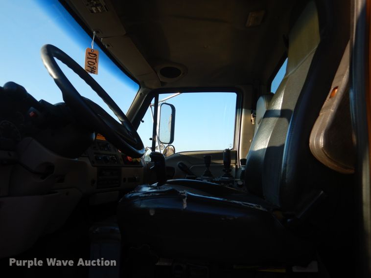 image for item DC8761 2004 Sterling L9500  dump truck