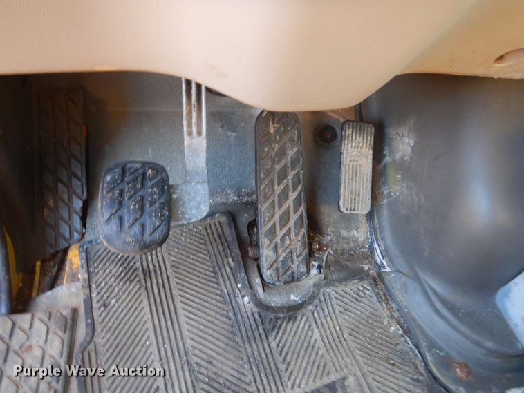 image for item DC8761 2004 Sterling L9500  dump truck