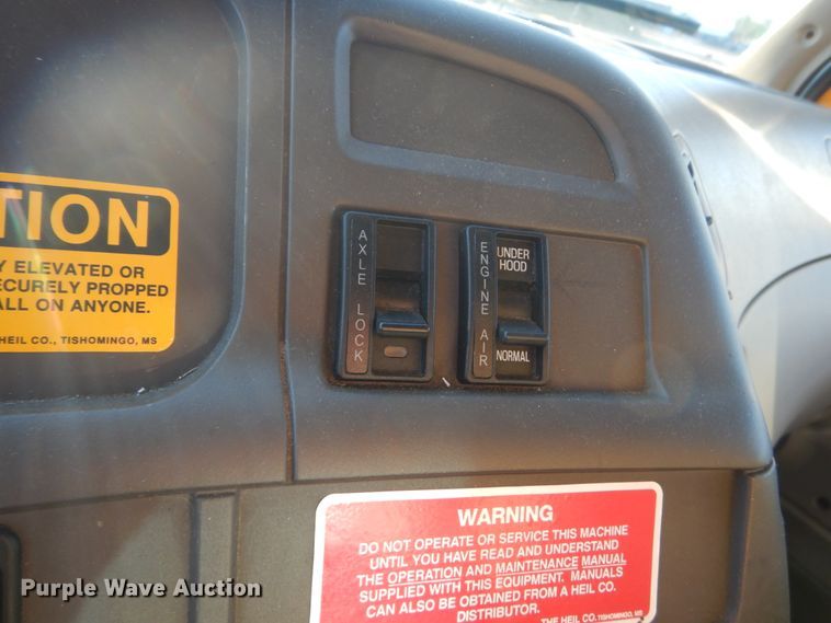 image for item DC8761 2004 Sterling L9500  dump truck