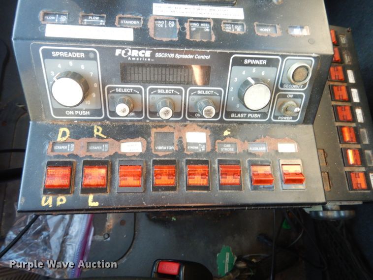 image for item DC8761 2004 Sterling L9500  dump truck