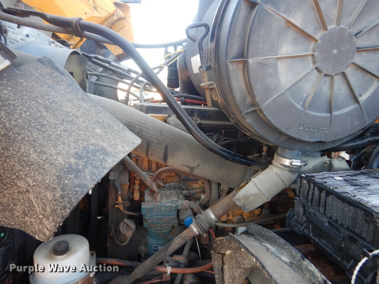 image for item DC8761 2004 Sterling L9500  dump truck