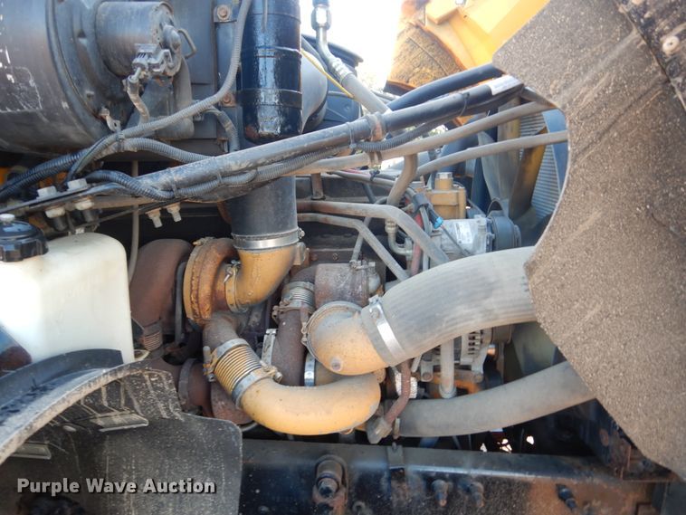 image for item DC8761 2004 Sterling L9500  dump truck