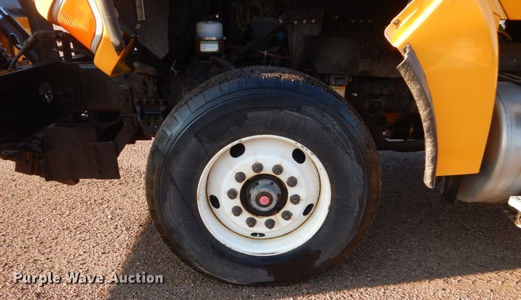 image for item DC8761 2004 Sterling L9500  dump truck