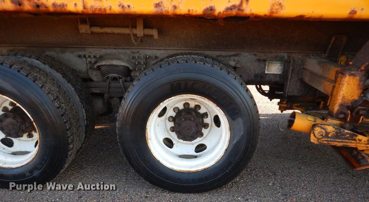 image for item DC8761 2004 Sterling L9500  dump truck