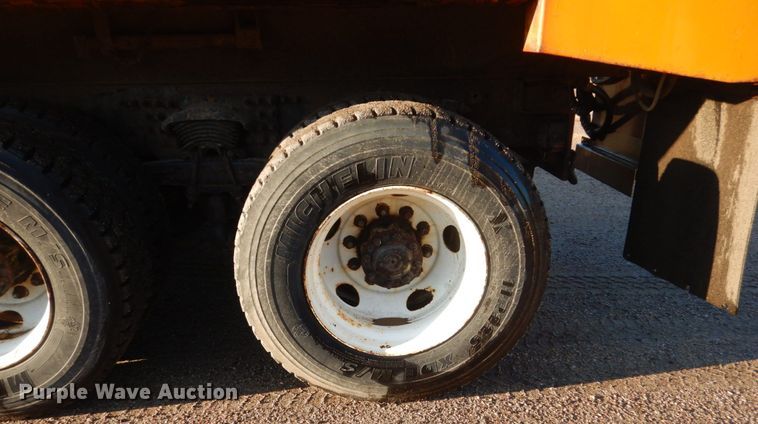 image for item DC8761 2004 Sterling L9500  dump truck