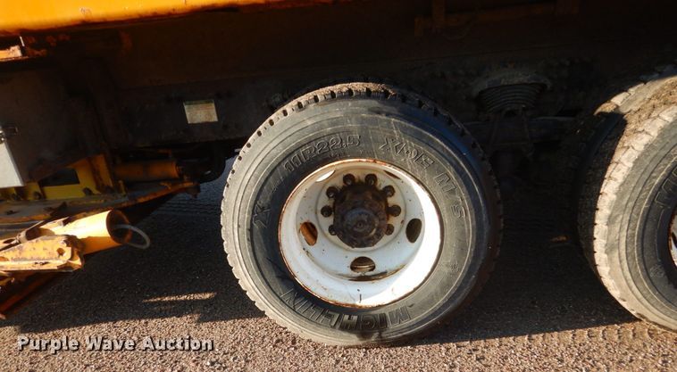 image for item DC8761 2004 Sterling L9500  dump truck