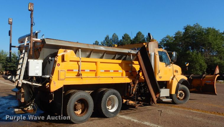 image for item DC8762 2005 Sterling L9500  dump truck
