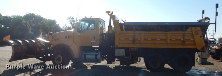 image for item DC8762 2005 Sterling L9500  dump truck