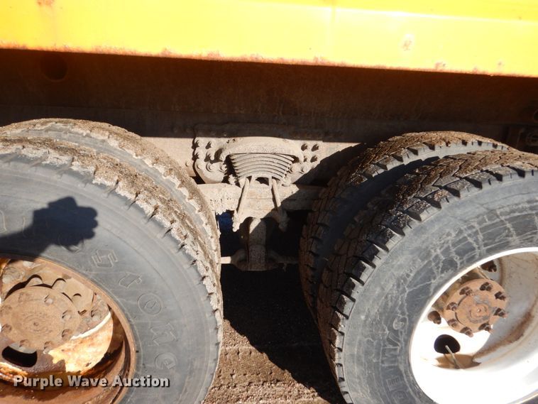 image for item DC8762 2005 Sterling L9500  dump truck