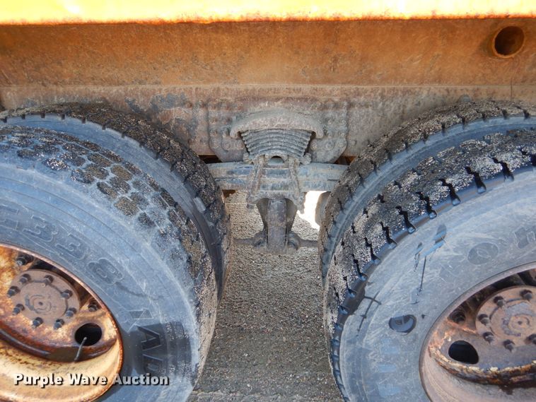 image for item DC8762 2005 Sterling L9500  dump truck