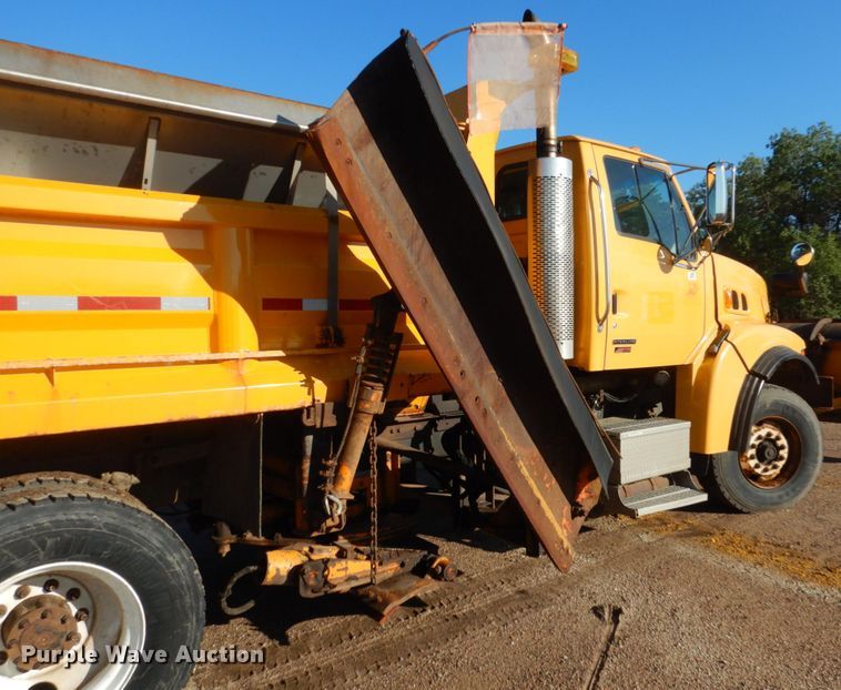 image for item DC8762 2005 Sterling L9500  dump truck
