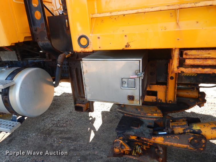 image for item DC8762 2005 Sterling L9500  dump truck