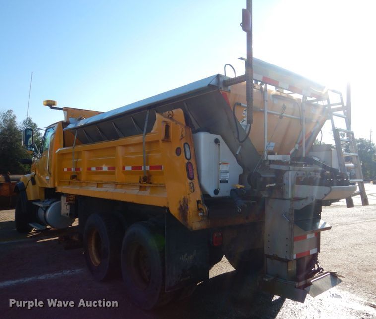 image for item DC8762 2005 Sterling L9500  dump truck