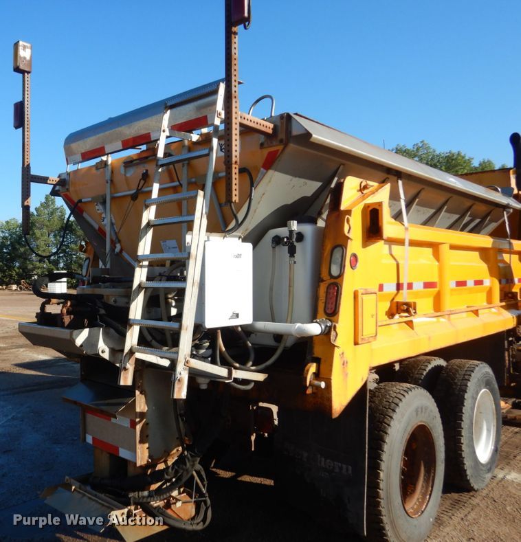 image for item DC8762 2005 Sterling L9500  dump truck